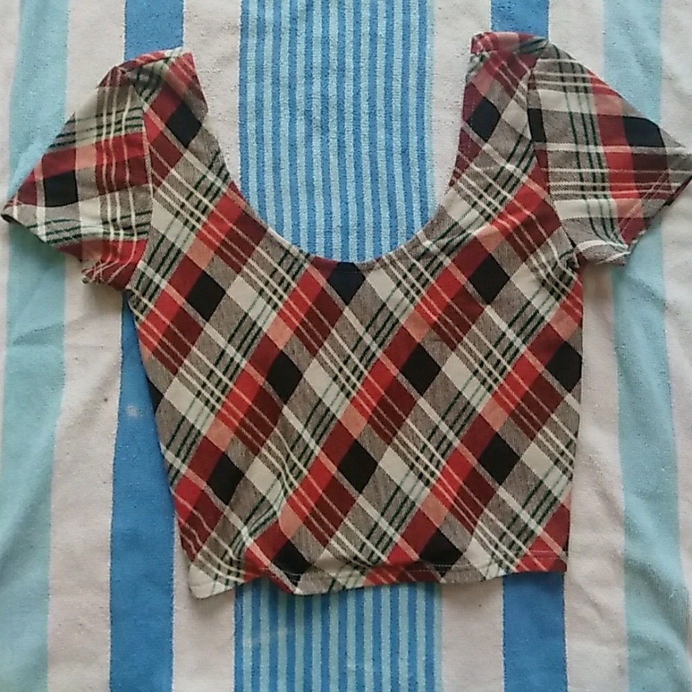 Fall pattern scoop neck crop top